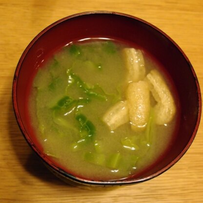 油揚げのコクとキャベツの甘味が美味しいお味噌汁ですね。ご馳走様でした☆